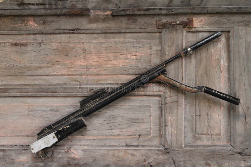 Zerstörtes Gewehr im Museum Mini Sisa Hartaku lizenzfreies stockfoto Zerstörtes Gewehr im Museum Mini Sisa Hartaku lizenzfreies stockfoto