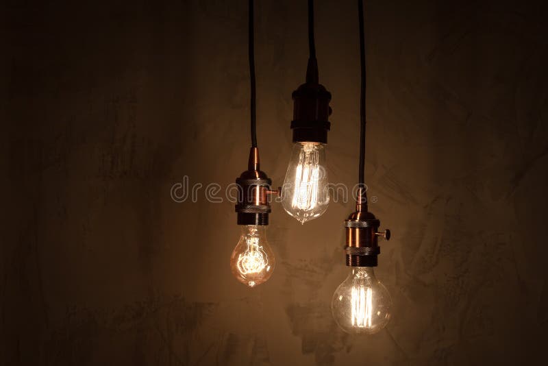 Zestaw trzech różnych lamp z wielowątkowymi gniazdami miedzianymi zdjęcia royalty free Zestaw trzech różnych lamp z wielowątkowymi gniazdami miedzianymi zdjęcia royalty free