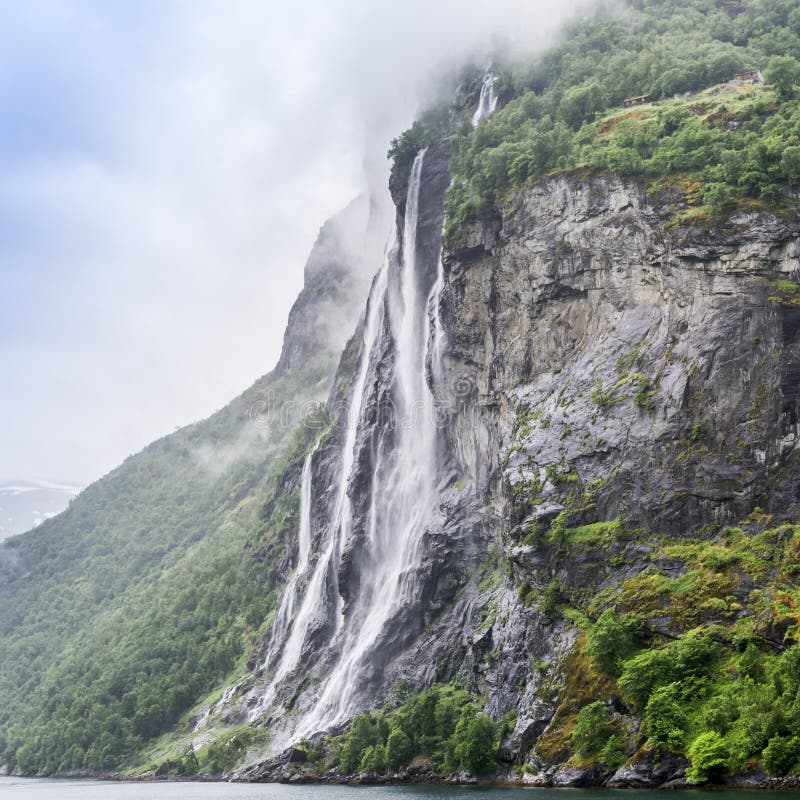 Zeven zusterswaterval in Noorwegen