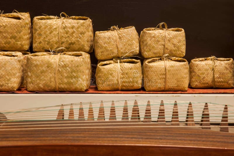 Han Zheng, also known as Zheng, Qin Zheng, Yao Cheng, Luan Cheng, Han Zheng traditional instruments in musical instruments, plucked instruments belong. It is one of China's unique, important national instrument. Tea can meditate, static God, help cultivate character, removal of distractions, which advocated quiet, Tian Tan Oriental philosophy is in tune, also in line with Buddhism and Confucianism spiritual introspection Thought. Inheritance buddhism stock images, royalty-free photos and pictures