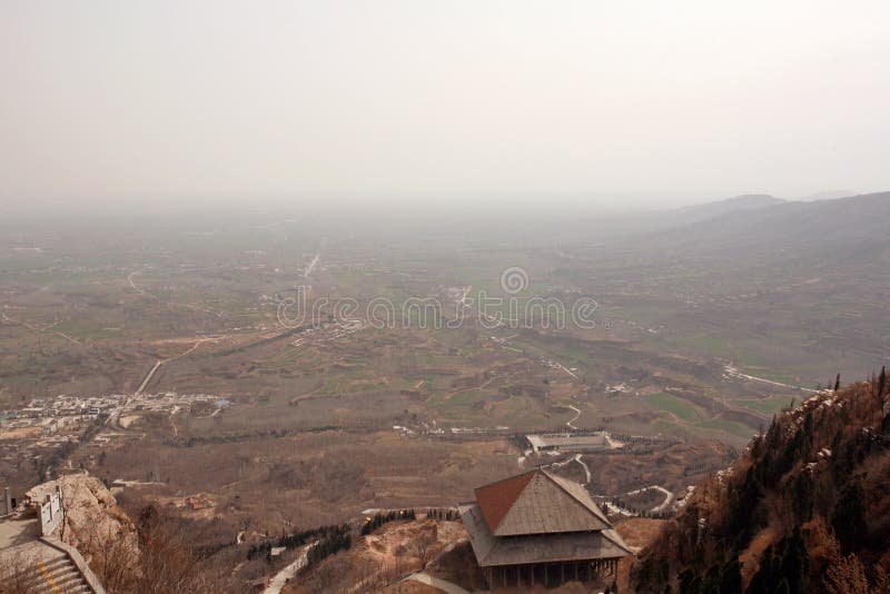 Zhengzhou första förfaderberg royaltyfri bild Zhengzhou första förfaderberg royaltyfri bild