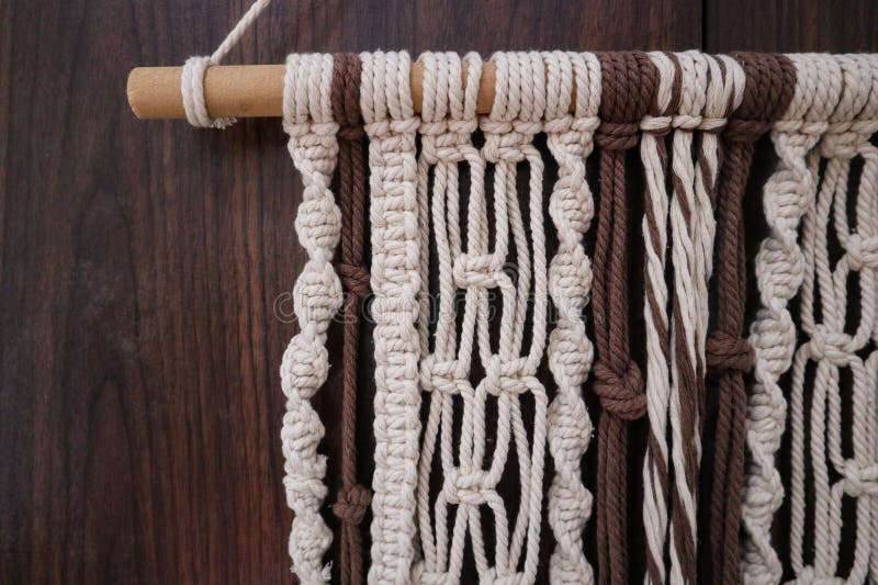 Zidul Boho Macrame, făcut manual, agățat în tonuri pământești royalty free stock photos