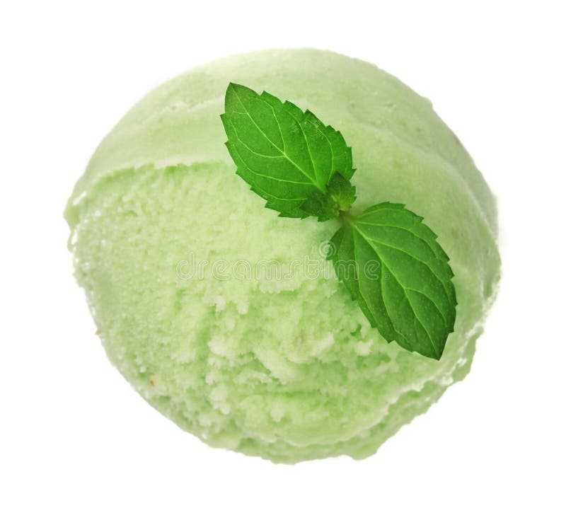 Zielonej herbaty lub pistaci lody piłka z nowym liściem odizolowywającym na białym tle, odgórny widok obraz royalty free Zielonej herbaty lub pistaci lody piłka z nowym liściem odizolowywającym na białym tle, odgórny widok obraz royalty free