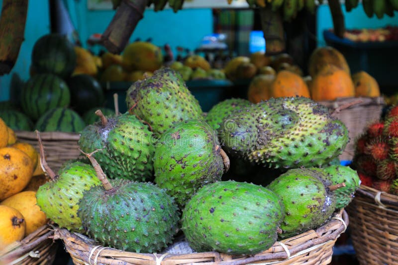 Zielony sos na rynku fotografia royalty free