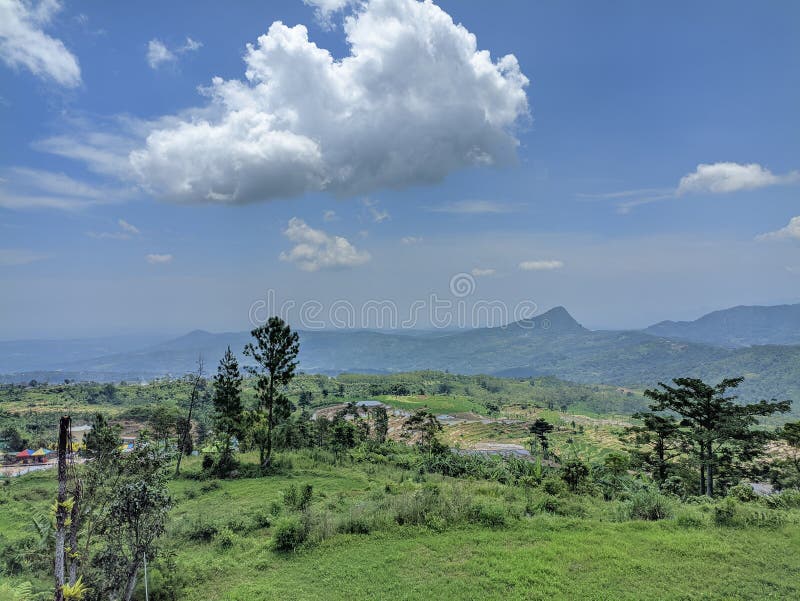 Zielony widok indonezyjskiego nieba fotografia stock