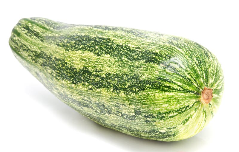 Zielony zucchini odizolowywający na biel obraz stock Zielony zucchini odizolowywający na biel obraz stock