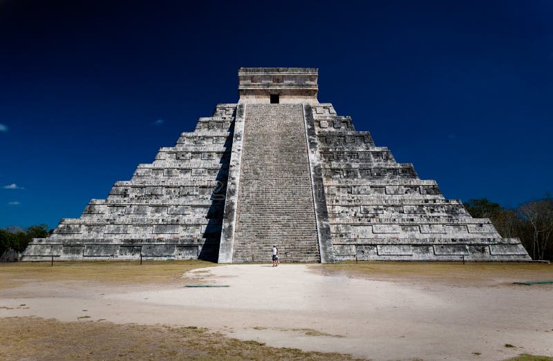 Ziggurat royaltyfria foton Ziggurat royaltyfria foton