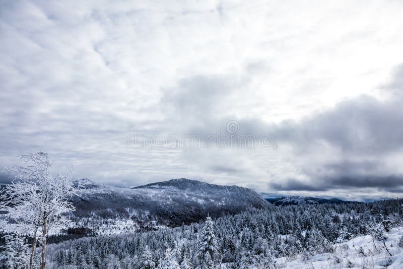 Zima krajobraz od wierzchołka góra w Kanada, Quebec