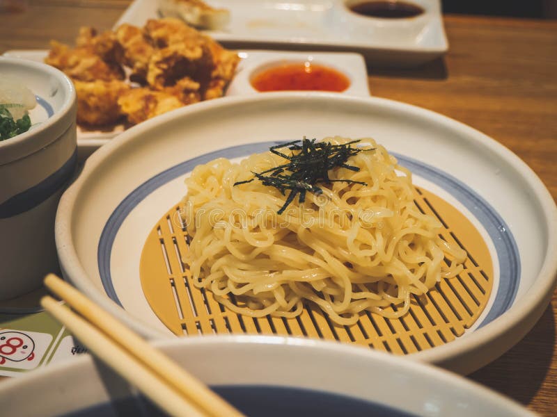 Zimny soba gałęzatki Japonia jedzenie fotografia stock Zimny soba gałęzatki Japonia jedzenie fotografia stock