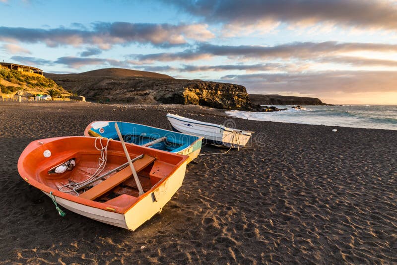 Zmierzch Na plaży, Fuerteventura, wyspy kanaryjska, Hiszpania obrazy stock Zmierzch Na plaży, Fuerteventura, wyspy kanaryjska, Hiszpania obrazy stock