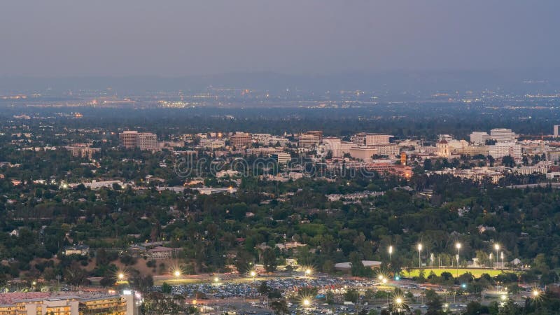 Zmierzch nocy timelapse piękny róża pucharu i Pasadena śródmieścia widok zbiory