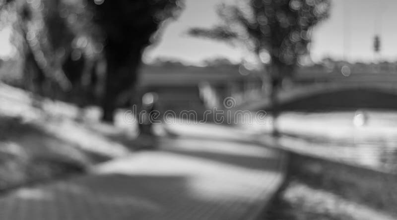 Zmierzch przy kanałem w monochromu Defocused pejzaż miejski obrazy stock Zmierzch przy kanałem w monochromu Defocused pejzaż miejski obrazy stock