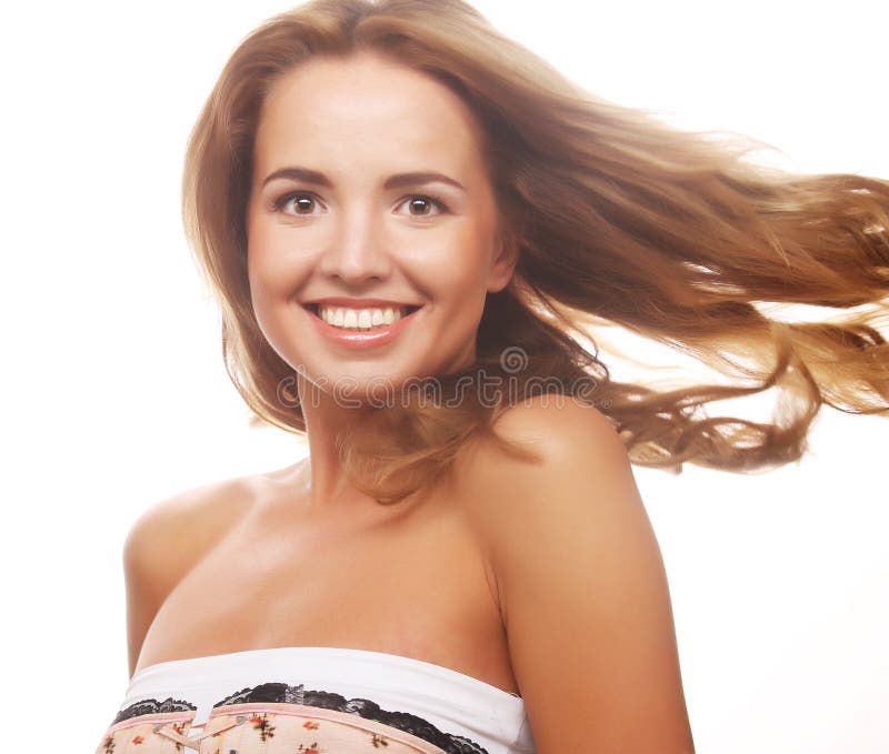 Zmysłowa kobieta z potarganym latającym blondynem. fotografia stock Zmysłowa kobieta z potarganym latającym blondynem. fotografia stock