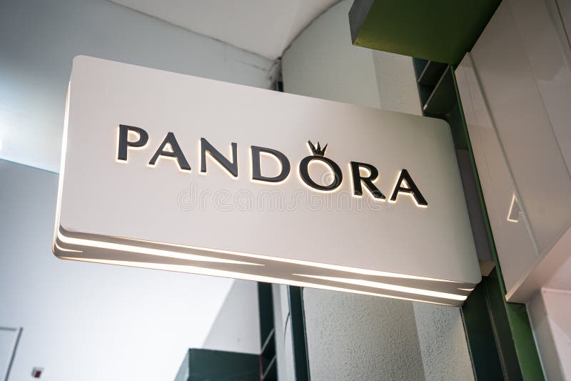 Znak sklepu z biżuterią pandora obraz royalty free