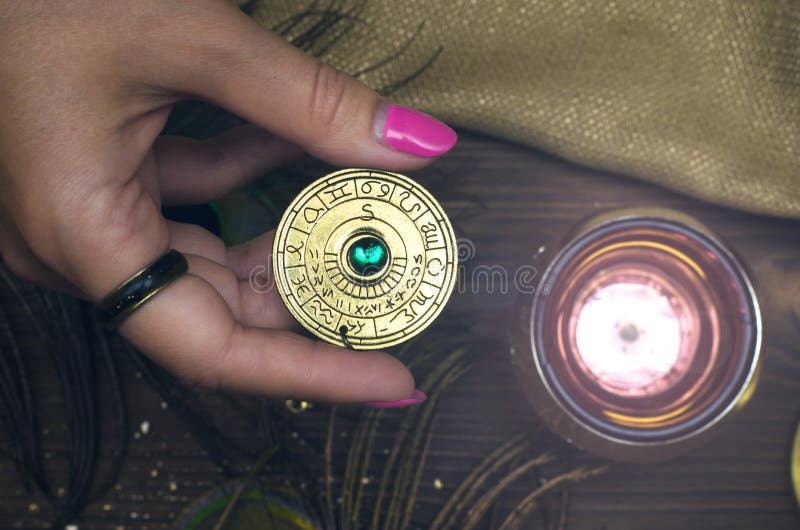 Zodiaka koła talizman Horoskopu amulet astrologia zdjęcie stock Zodiaka koła talizman Horoskopu amulet astrologia zdjęcie stock