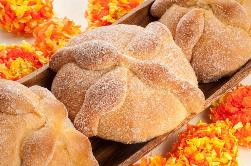 Zoet geroepen brood (Pan de Muerto) royalty-vrije stock afbeeldingen Zoet geroepen brood (Pan de Muerto) royalty-vrije stock afbeeldingen