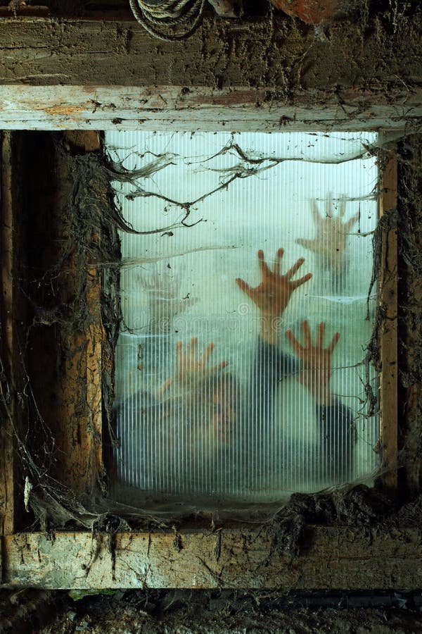 Zombie fuori di una finestra