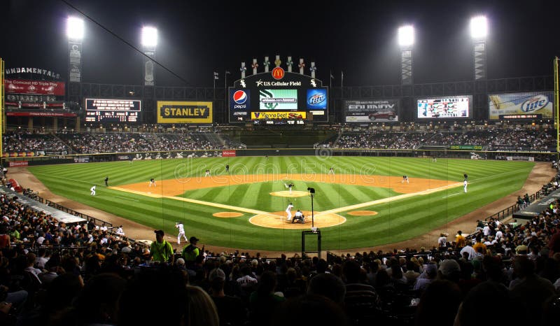 Zone de base-ball cellulaire des USA la nuit photo libre de droits Zone de base-ball cellulaire des USA la nuit photo libre de droits