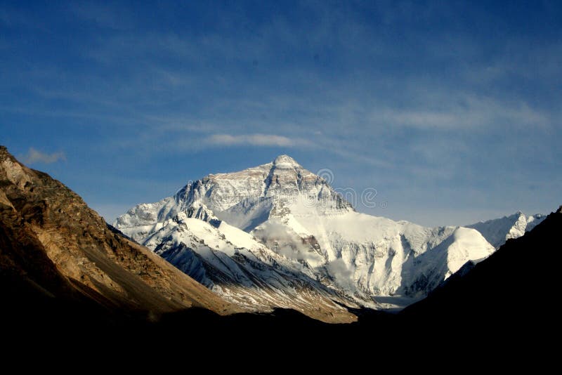 Zonnig Himalayagebergte Everest moutain stock foto Zonnig Himalayagebergte Everest moutain stock foto