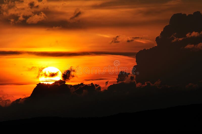 Zonsondergang cluj-Napoca royalty-vrije stock fotografie Zonsondergang cluj-Napoca royalty-vrije stock fotografie