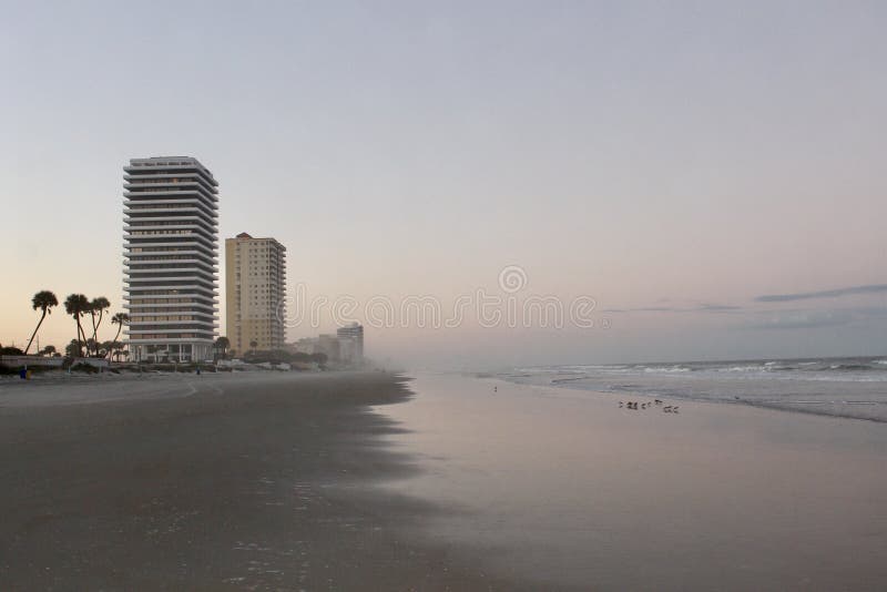 Zonsondergang in Daytona Beach royalty-vrije stock foto's Zonsondergang in Daytona Beach royalty-vrije stock foto's
