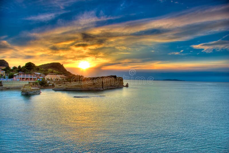 Zonsondergang over het eiland van Korfu