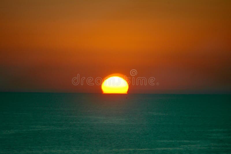 Zonsondergang over het overzees stock foto's Zonsondergang over het overzees stock foto's