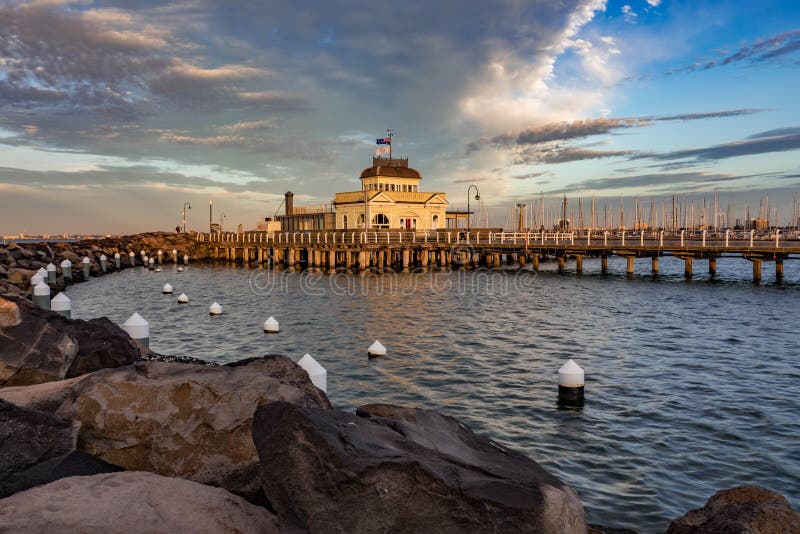 Zonsopgang bij St Kilda Pier, Melbourne Australië royalty-vrije stock foto's Zonsopgang bij St Kilda Pier, Melbourne Australië royalty-vrije stock foto's