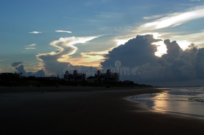 Zonsopgang in De BuitenBanken van Noord-Carolina royalty-vrije stock afbeeldingen Zonsopgang in De BuitenBanken van Noord-Carolina royalty-vrije stock afbeeldingen