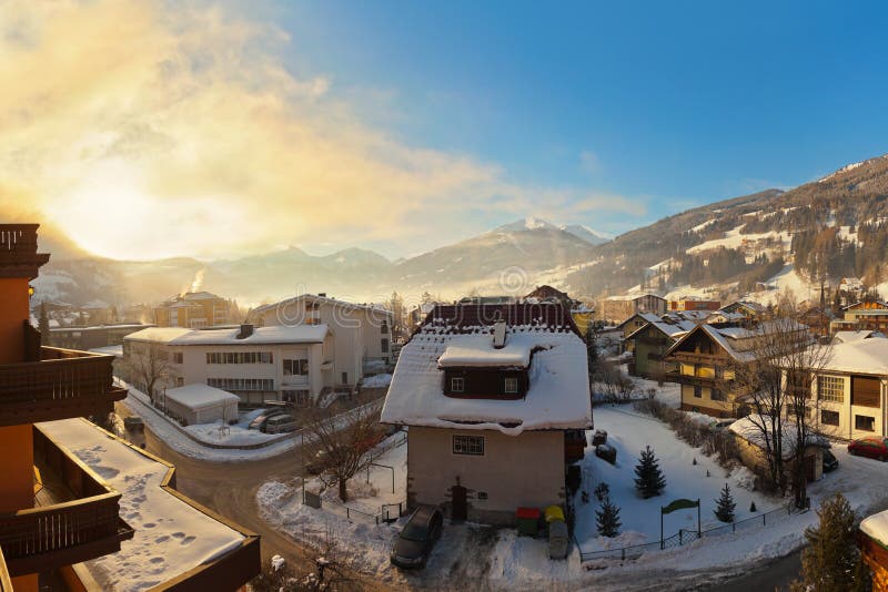 Zonsopgang in de toevlucht van de bergenski Bad Hofgastein - Oostenrijk royalty-vrije stock afbeelding Zonsopgang in de toevlucht van de bergenski Bad Hofgastein - Oostenrijk royalty-vrije stock afbeelding