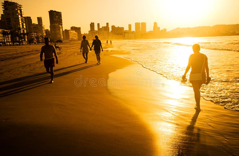 Zonsopgang over Benidorm Strand, Spanje stock afbeeldingen Zonsopgang over Benidorm Strand, Spanje stock afbeeldingen