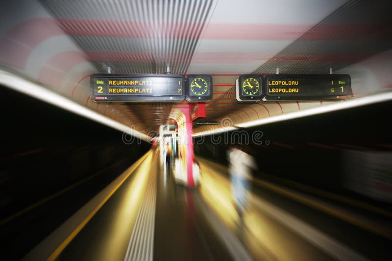Zoom austriaco della stazione ferroviaria vago immagini stock libere da diritti Zoom austriaco della stazione ferroviaria vago immagini stock libere da diritti