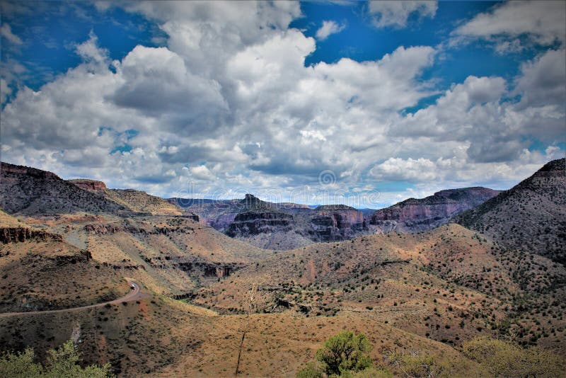 Zout de Wildernisgebied van de Riviercanion, het Nationale Bos van Tonto, Gila County, Arizona, Verenigde Staten royalty-vrije stock fotografie Zout de Wildernisgebied van de Riviercanion, het Nationale Bos van Tonto, Gila County, Arizona, Verenigde Staten royalty-vrije stock fotografie