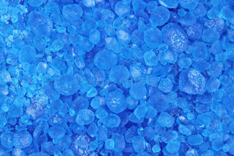 Zoute kristallen blauwe achtergrond royalty-vrije stock afbeeldingen Zoute kristallen blauwe achtergrond royalty-vrije stock afbeeldingen