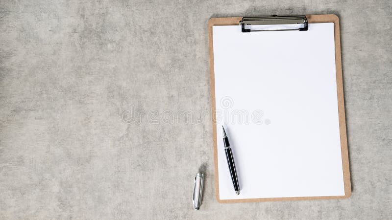 Zrzut pustego papieru w widoku o wysokim kącie obraz stock