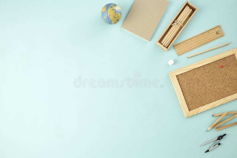 Zurück zu blauem Hintergrund des Schulbedarfkonzeptes stockbilder Zurück zu blauem Hintergrund des Schulbedarfkonzeptes stockbilder