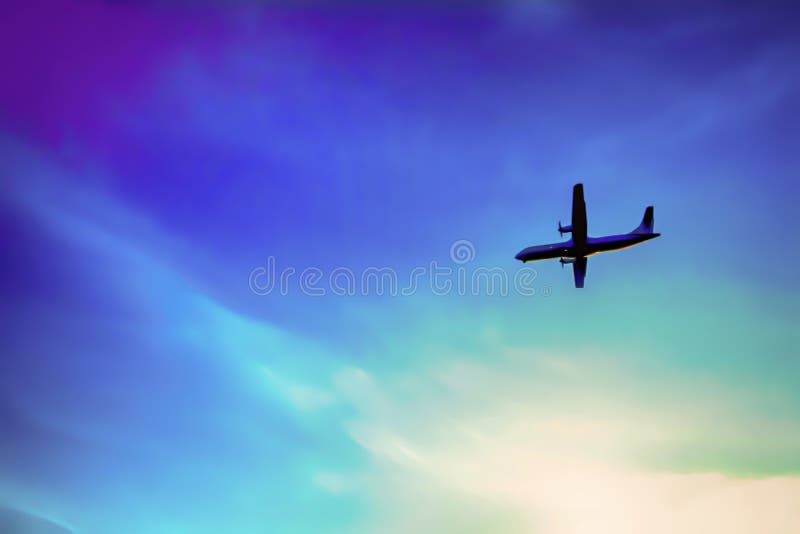 Zusammenfassungsnatur des blauen Himmels und des Flugzeuges und Reisehintergrund lizenzfreies stockbild Zusammenfassungsnatur des blauen Himmels und des Flugzeuges und Reisehintergrund lizenzfreies stockbild