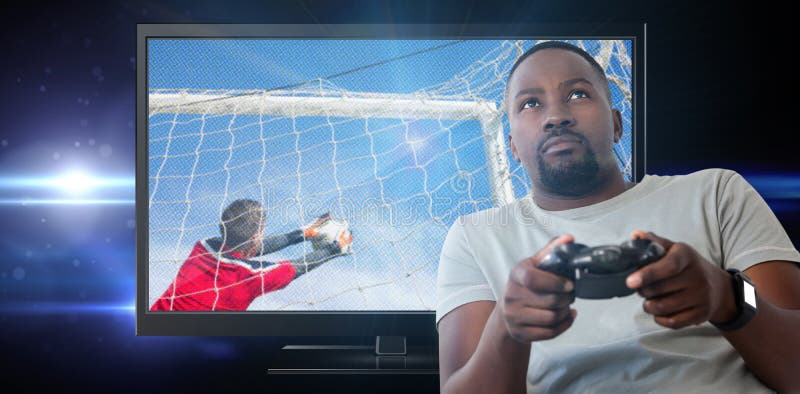 Zusammengesetztes Bild des Mannes Videospiel gegen weißen Hintergrund spielend stockfotografie Zusammengesetztes Bild des Mannes Videospiel gegen weißen Hintergrund spielend stockfotografie