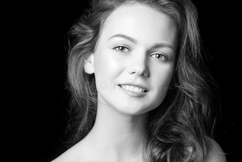 Zwart-wit portret van mooi sexy meisje royalty-vrije stock afbeeldingen Zwart-wit portret van mooi sexy meisje royalty-vrije stock afbeeldingen