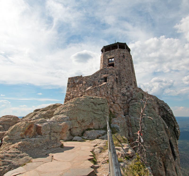Zwarte het Vooruitzichttoren van de Elanden Piek [vroeger gekend als Harney-Piek] Brand in Custer State Park in de Zwarte Heuvels