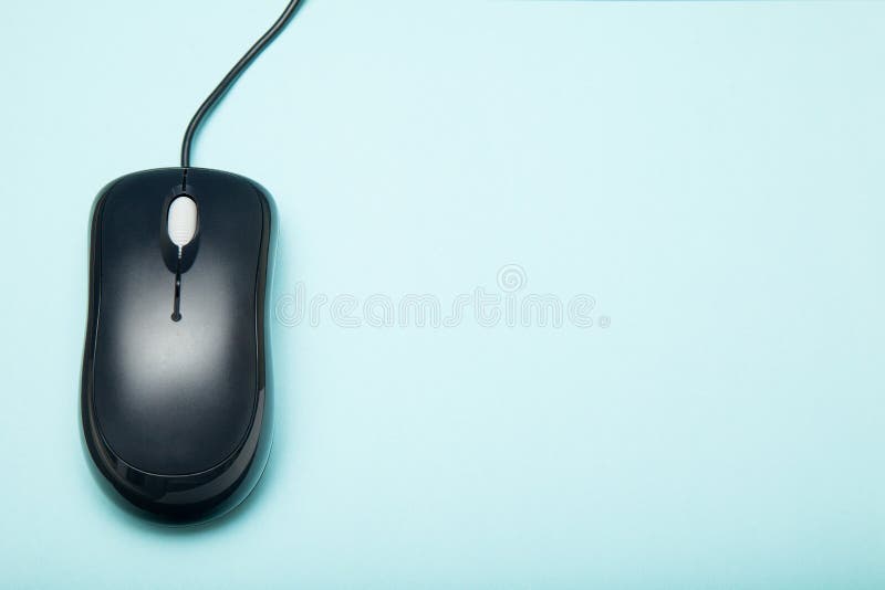 Zwarte plastic computermuis met lege ruimte voor tekst stock foto's Zwarte plastic computermuis met lege ruimte voor tekst stock foto's