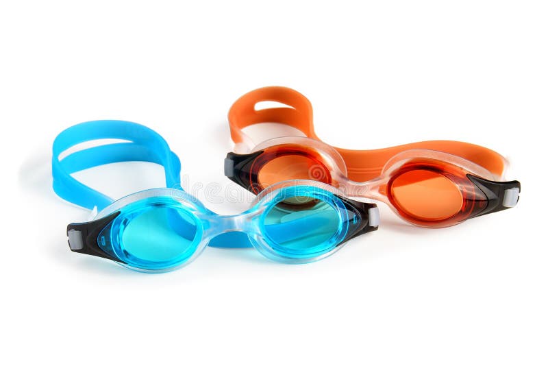 Zwei schwimmende Schutzbrillen auf Weiß
