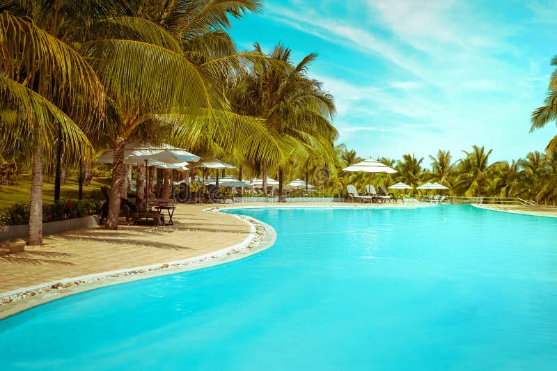 Zwembad in verbazend tropisch luxehotel MUI NE, VIETNAM