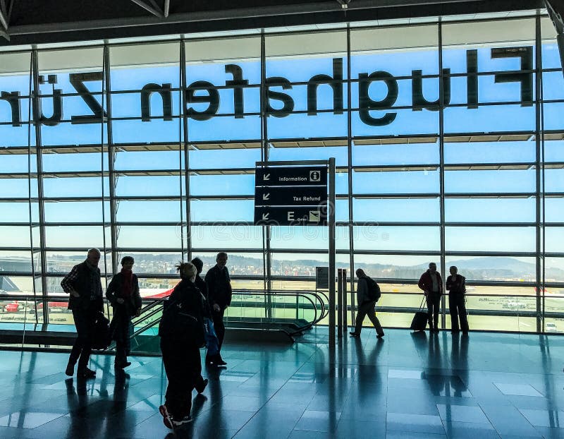 Kloten-Flughafen-Innenraum In Zürich, Die Schweiz Redaktionelles Bild