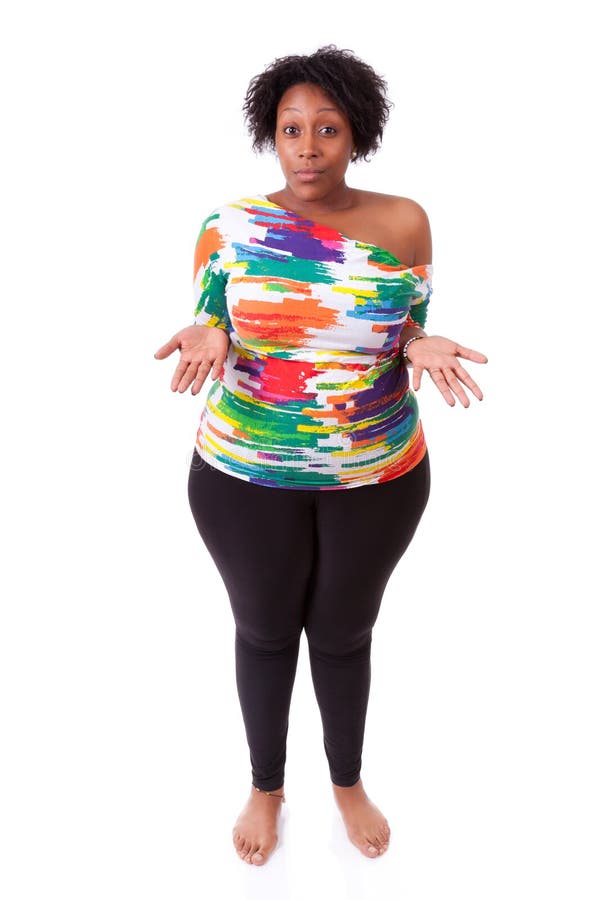 Zögernde junge fetthaltige schwarze Frau, die oben - afrikanische Leute schaut