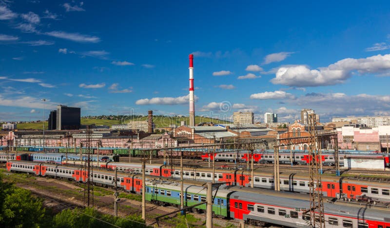 Züge am Bahnhof lizenzfreies stockfoto Züge am Bahnhof lizenzfreies stockfoto