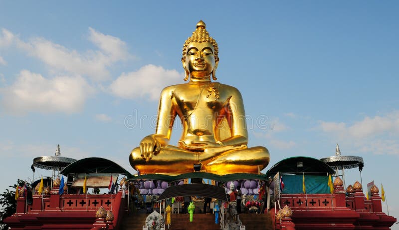 Złota Buddha statua
