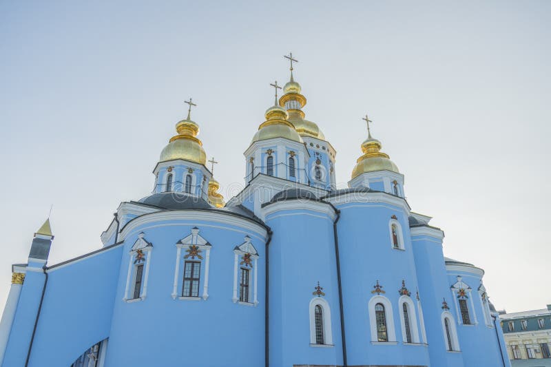 Złote kopuły St Michael Katedra w Kijów, Ukraina St Michael Domed monaster - sławny kościelny kompleks w Kijów, Ukr zdjęcie stock Złote kopuły St Michael Katedra w Kijów, Ukraina St Michael Domed monaster - sławny kościelny kompleks w Kijów, Ukr zdjęcie stock
