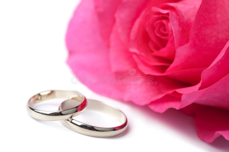 Złoto odizolowywający pierścionków różany ślub