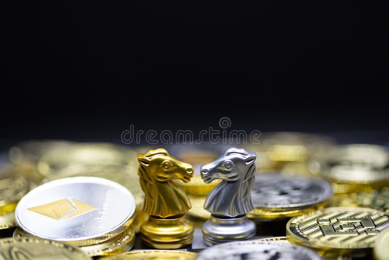 Złoty i srebrny koń na kryptowej walucie jest dogodną płatnością na rynku gospodarczym nowoczesnym sposobem wymiany w nadchodzącym obrazy stock